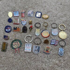 Lot of Mixed/Random Vintage Olympic Pins and Key Chains Team USA 90s Y2K